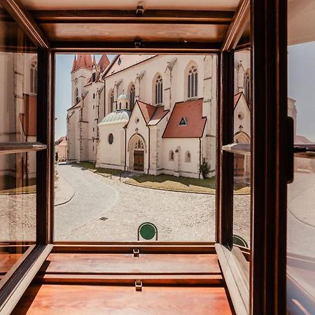 Apartmany Stare Mesto Зноймо Екстер'єр фото